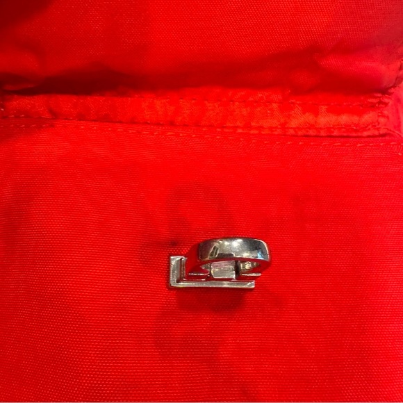 Travelon Crossboy Bag Red Silver Hardware Front Pockets Adjustable Strap - Picture 6 of 13
